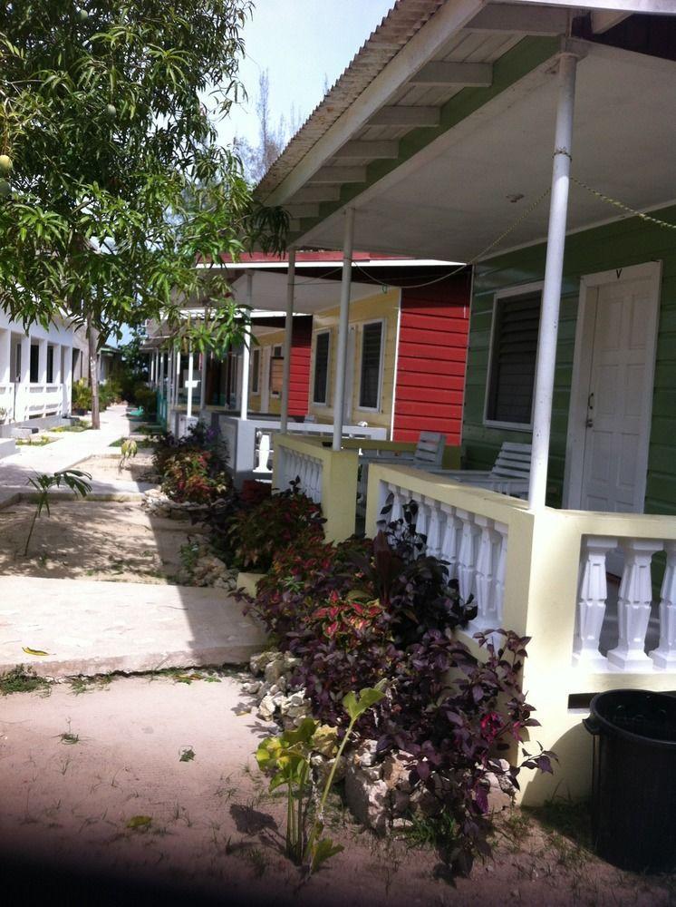 Roots Bamboo Beach Resort Negril Bagian luar foto