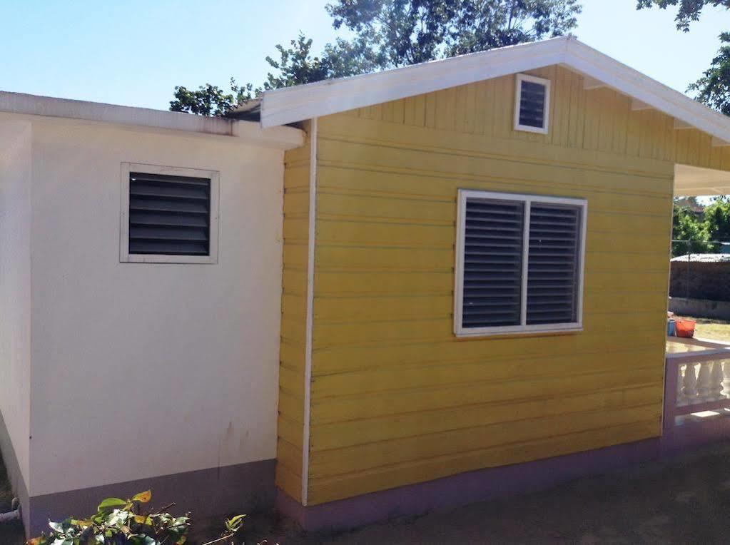 Roots Bamboo Beach Resort Negril Bagian luar foto