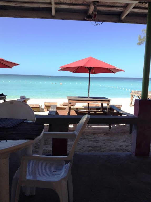 Roots Bamboo Beach Resort Negril Bagian luar foto